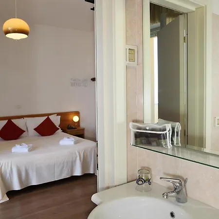 Tritone Hotel 3*