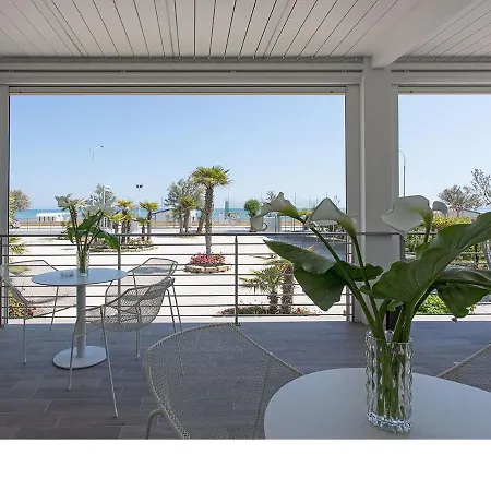 Otel Tritone 3*