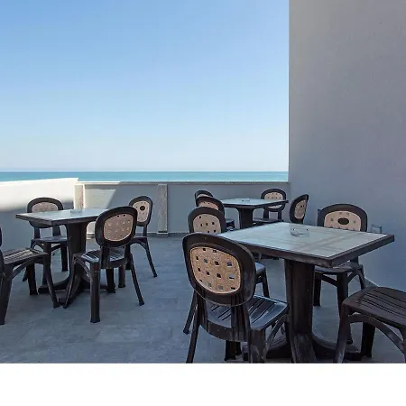 Tritone Hotel 3*