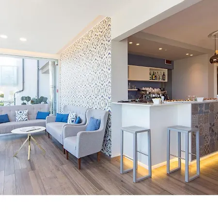 Tritone Hotel