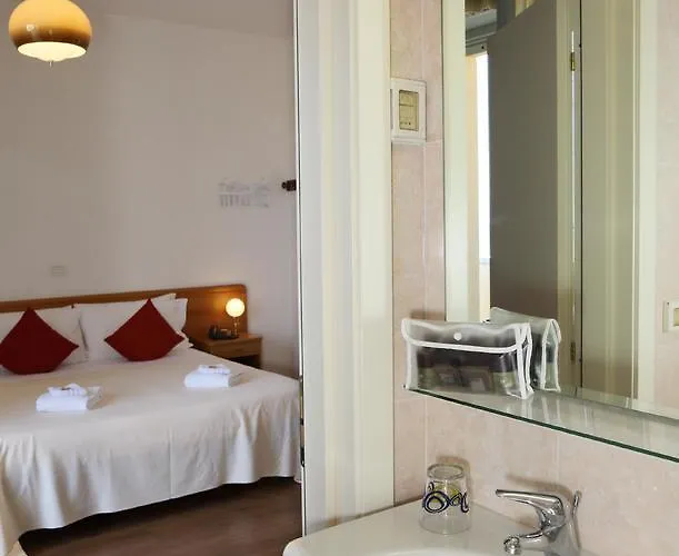 Tritone Szálloda 3*